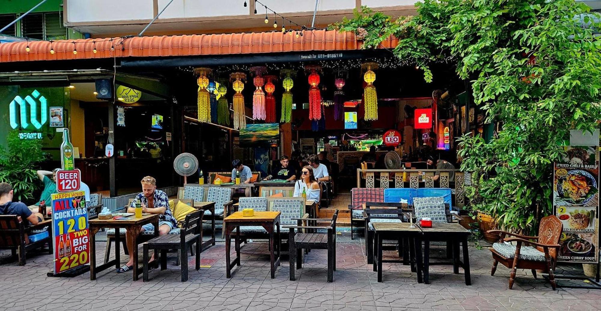 Merry V Guesthouse Bangkok Exterior photo